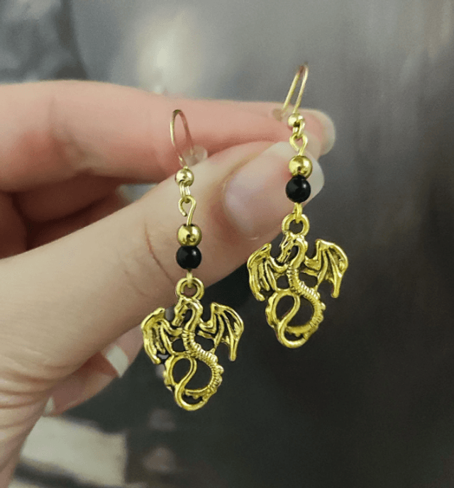 Boucles d'oreilles dragon dorées