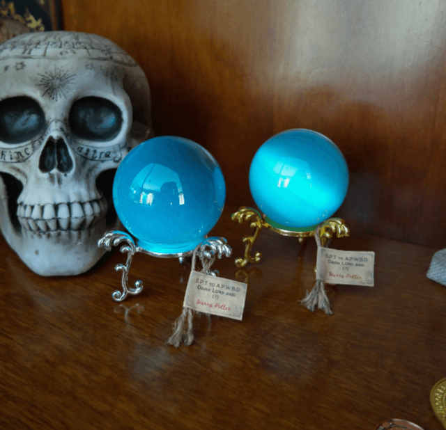 La Prophétie boule de cristal - doré ou argenté
