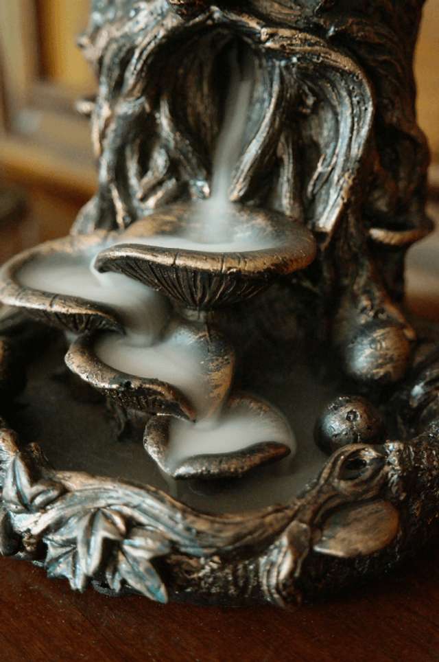 Brûle-encens Backflow Homme-Arbre
